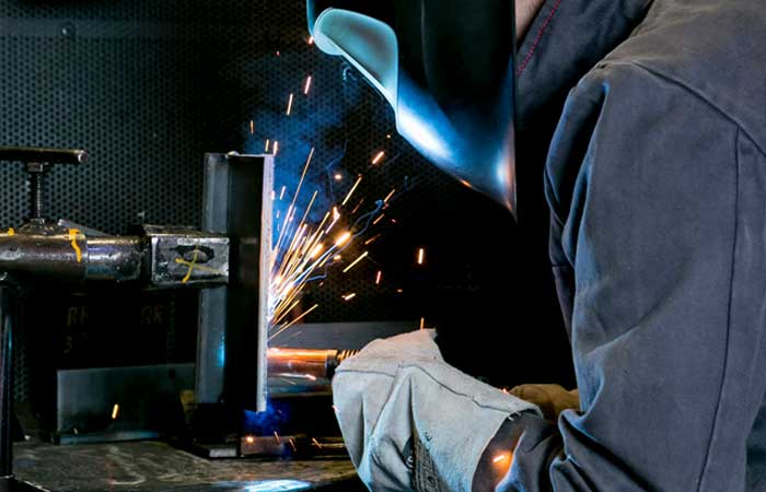 Metallschutzgasschweißen am Werkstück